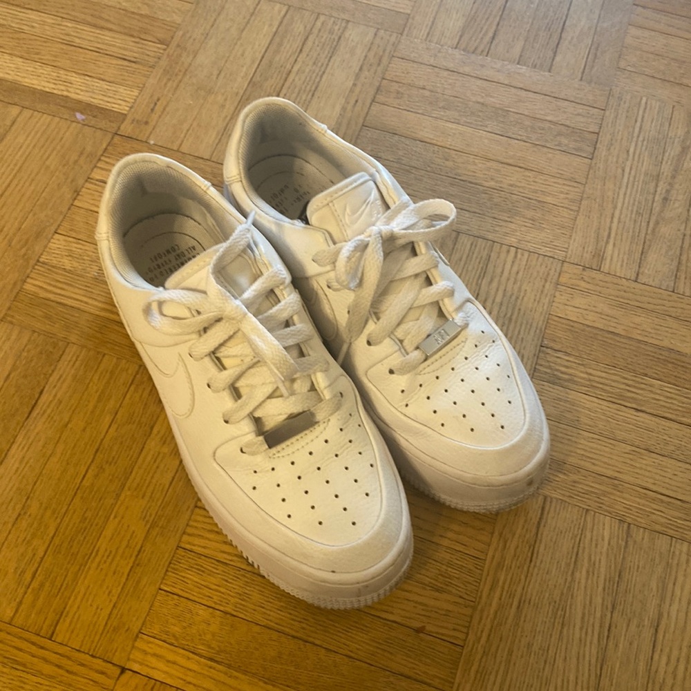 women Nike air force 1 all white size US6.5